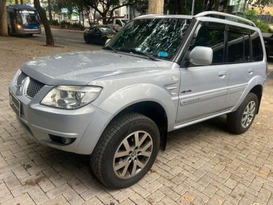 MITSUBISHI-PAJERO TR4-2.0 4X4 16V 140CV FLEX 4P AUTOMÁTICO MITSUBISHI-PAJERO TR4-2012