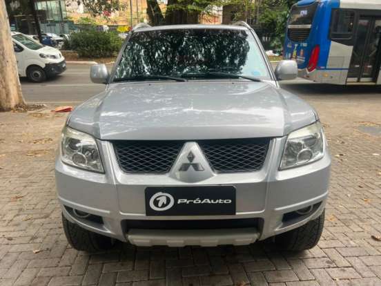 MITSUBISHI-PAJERO TR4-2.0 4X4 16V 140CV FLEX 4P AUTOMÁTICO MITSUBISHI-PAJERO TR4-2012