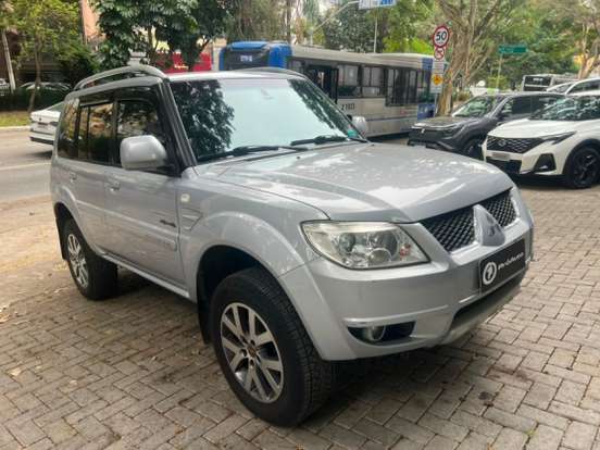 MITSUBISHI-PAJERO TR4-2.0 4X4 16V 140CV FLEX 4P AUTOMÁTICO MITSUBISHI-PAJERO TR4-2012