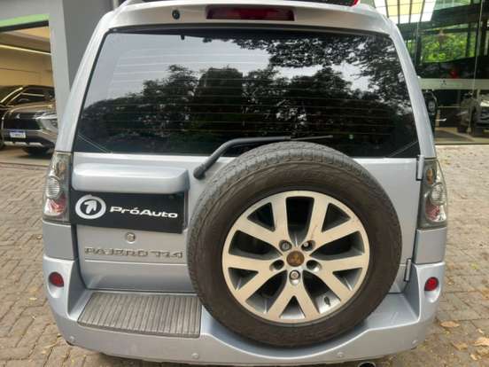 MITSUBISHI-PAJERO TR4-2.0 4X4 16V 140CV FLEX 4P AUTOMÁTICO MITSUBISHI-PAJERO TR4-2012