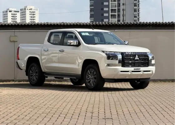 MITSUBISHI TRITON 2.4 BITURBO DIESEL CD HPE-S 4X4 AUTOMÁTICO