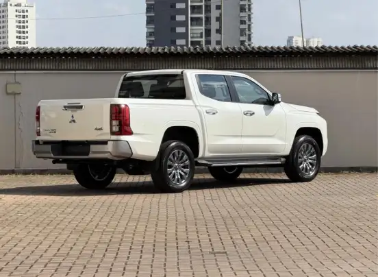 MITSUBISHI-TRITON-2.4 BITURBO DIESEL CD HPE-S 4X4 AUTOMÁTICO MITSUBISHI-TRITON-2025