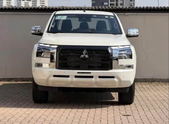 MITSUBISHI-TRITON-2.4 BITURBO DIESEL CD HPE-S 4X4 AUTOMÁTICO MITSUBISHI-TRITON-2025
