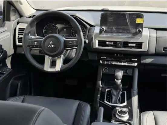 MITSUBISHI-TRITON-2.4 BITURBO DIESEL CD HPE-S 4X4 AUTOMÁTICO MITSUBISHI-TRITON-2025