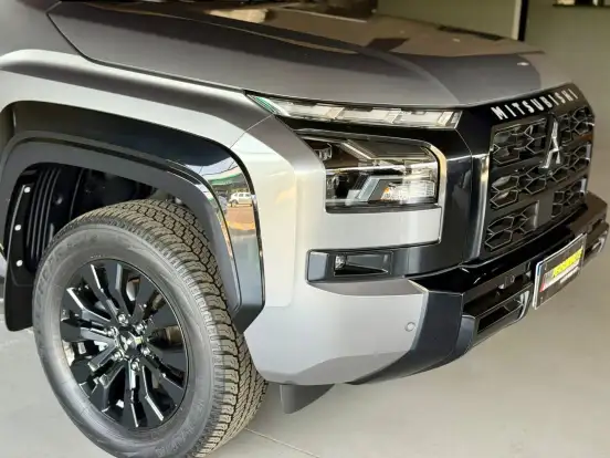 MITSUBISHI-TRITON-2025
