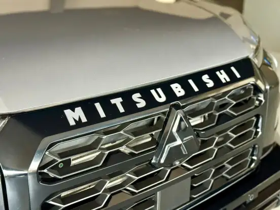 MITSUBISHI-TRITON-2025