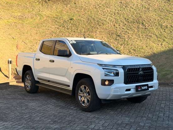 MITSUBISHI-TRITON-2.4 BITURBO DIESEL CD GLS 4X4 AUTOMÁTICO MITSUBISHI-TRITON-2025