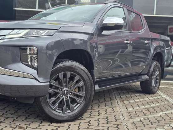 MITSUBISHI-TRITON-2.4 BITURBO DIESEL CD HPE 4X4 AUTOMÁTICO MITSUBISHI-TRITON-2024