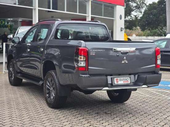 MITSUBISHI-TRITON-2.4 BITURBO DIESEL CD HPE 4X4 AUTOMÁTICO MITSUBISHI-TRITON-2024
