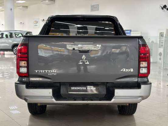 MITSUBISHI-TRITON-2025