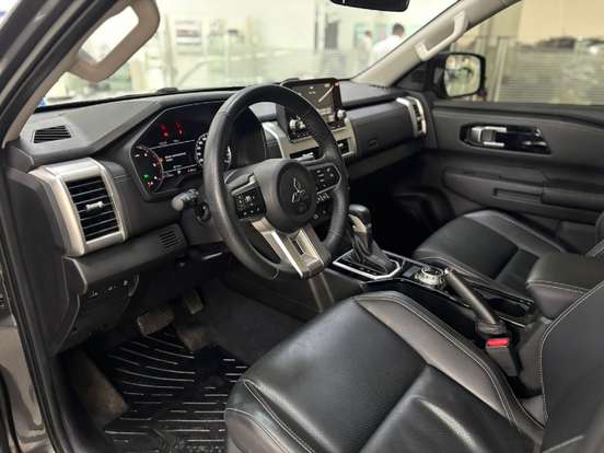 MITSUBISHI-TRITON-2025
