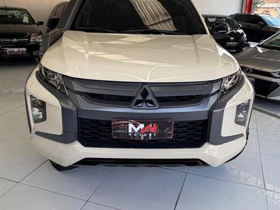 MITSUBISHI-L200 TRITON-2.4 16V TURBO DIESEL SPORT SAVANA CD 4P 4X4 AUTOMÁTICO MITSUBISHI-L200 TRITON-2024