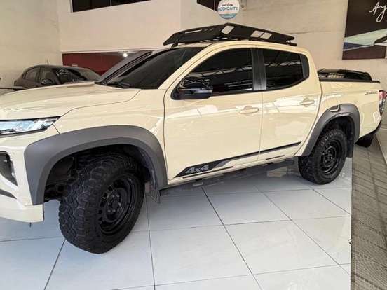 MITSUBISHI-L200 TRITON-2.4 16V TURBO DIESEL SPORT SAVANA CD 4P 4X4 AUTOMÁTICO MITSUBISHI-L200 TRITON-2024