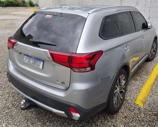 MITSUBISHI-OUTLANDER-2018