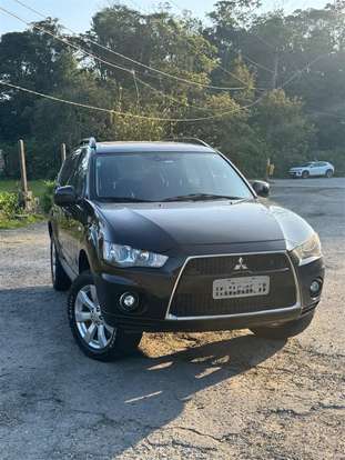 MITSUBISHI-OUTLANDER-2010