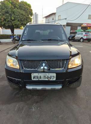 MITSUBISHI-PAJERO-2010