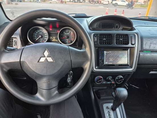 MITSUBISHI-PAJERO-2010