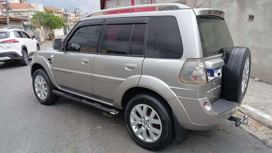 MITSUBISHI-PAJERO TR4-2.0 4X2 16V 140CV FLEX 4P MANUAL MITSUBISHI-PAJERO TR4-2012