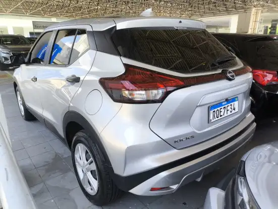 NISSAN-KICKS-2023