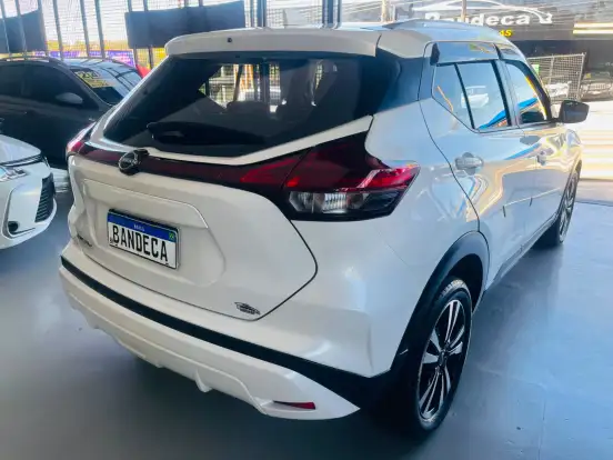 NISSAN-KICKS-2023