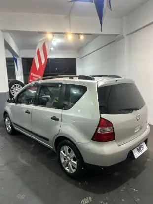 NISSAN-LIVINA-2010