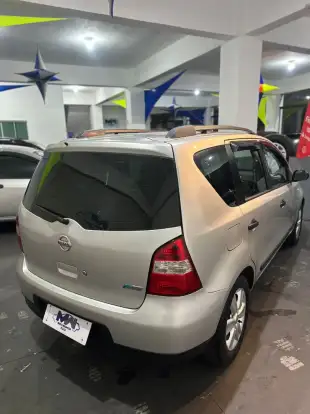 NISSAN-LIVINA-2010