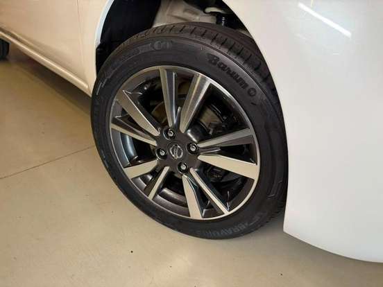 NISSAN-MARCH-2018