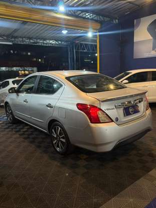 NISSAN-VERSA-2019