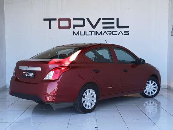 NISSAN-VERSA-2020