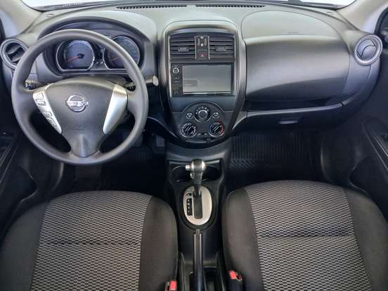 NISSAN-VERSA-2020