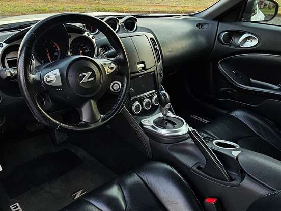 NISSAN-370Z-3.7 V6 GASOLINA SPORT AUTOMÁTICO NISSAN-370Z-2011