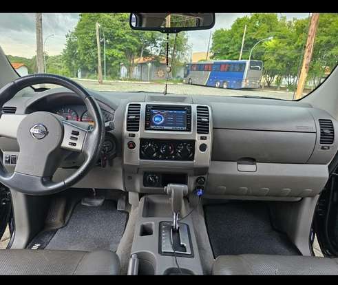 NISSAN-FRONTIER-2010