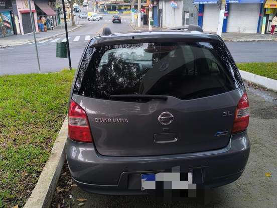 NISSAN-LIVINA-1.8 S 16V FLEX 4P AUTOMÁTICO NISSAN-LIVINA-2013