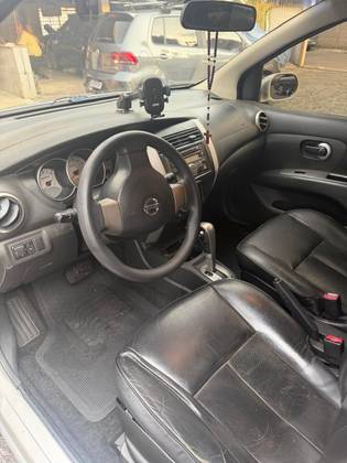 NISSAN LIVINA 1.8 SL 16V FLEX 4P AUTOMÁTICO