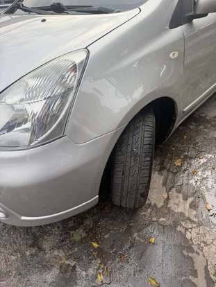 NISSAN-LIVINA-2012