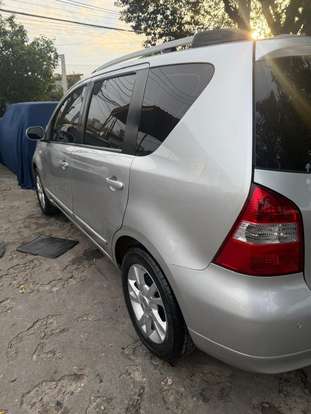 NISSAN-LIVINA-2012