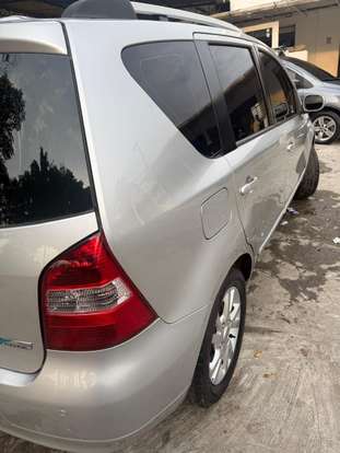 NISSAN-LIVINA-2012