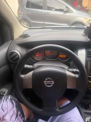 NISSAN-LIVINA-2012