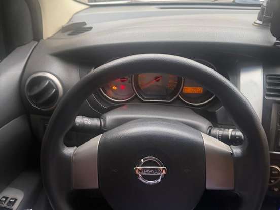 NISSAN-LIVINA-1.8 SL 16V FLEX 4P AUTOMÁTICO NISSAN-LIVINA-2012