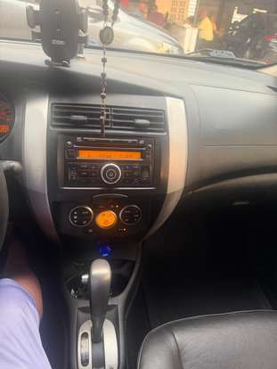 NISSAN-LIVINA-2012