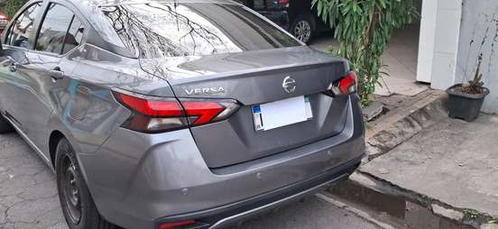NISSAN-VERSA-2021