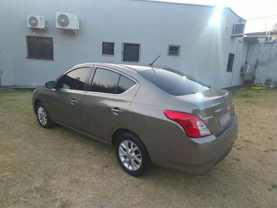 NISSAN-VERSA-2015