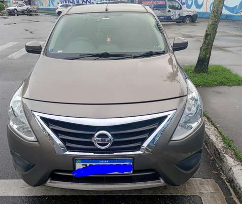 NISSAN-VERSA-2018