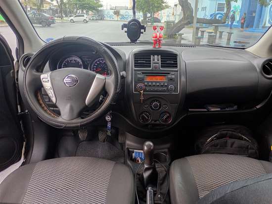 NISSAN-VERSA-2018