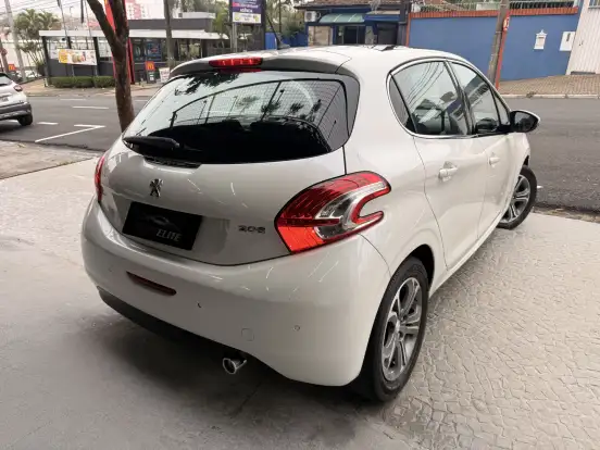 PEUGEOT-208-2013