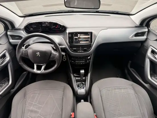 PEUGEOT-208-1.6 GRIFFE 16V FLEX 4P AUTOMÁTICO PEUGEOT-208-2013