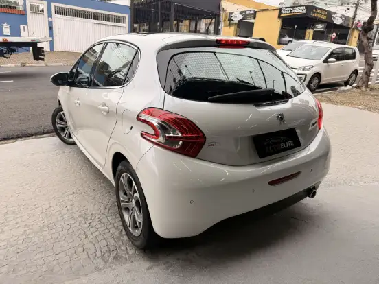 PEUGEOT-208-1.6 GRIFFE 16V FLEX 4P AUTOMÁTICO PEUGEOT-208-2013