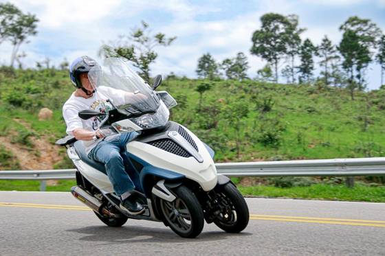 PIAGGIO MP3 300 