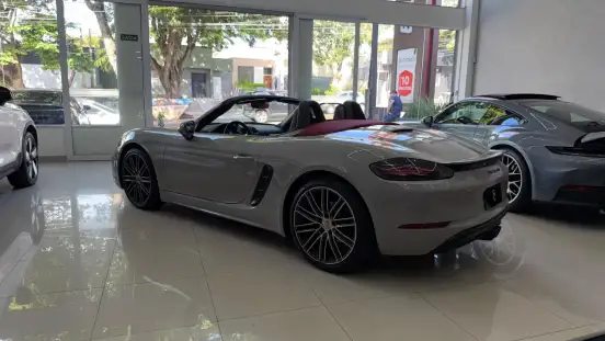 PORSCHE-718-2024