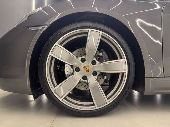 PORSCHE-718-2024